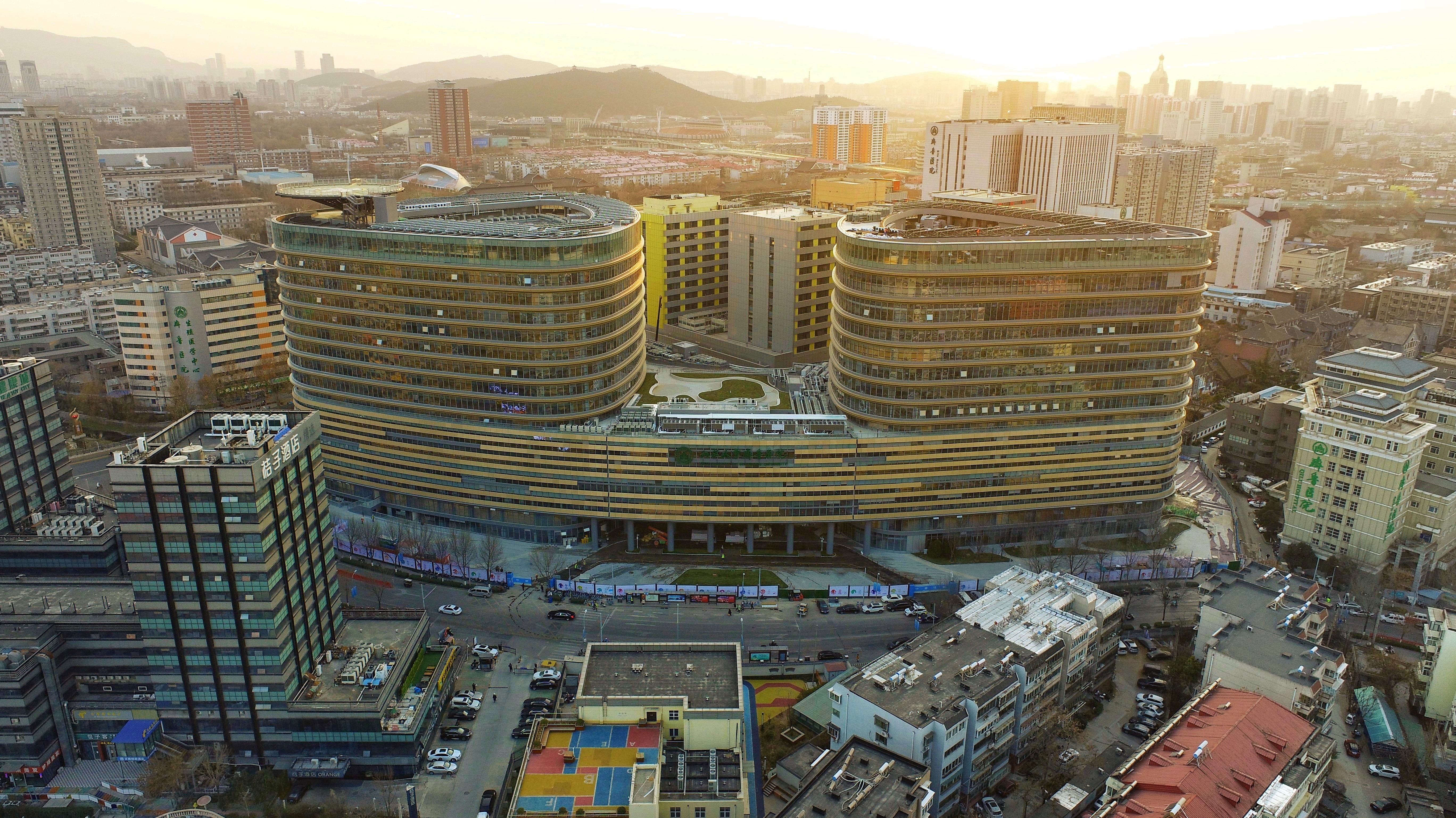 5.山东大学齐鲁医院急诊综合楼项目实景图.jpg 5.山东大学齐鲁医院急诊综合楼项目实景图.jpg